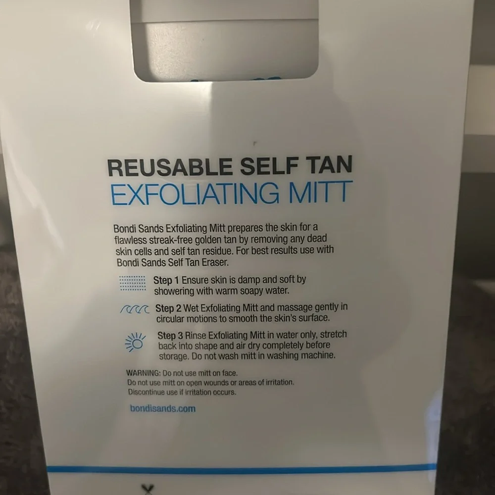 NEW BONDI SANDS The Australian Self Tan Reusable Exfoliating Mitt